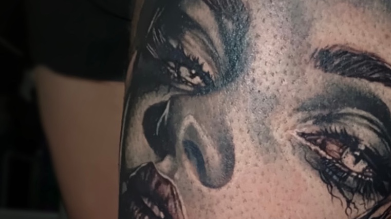 Le Lapin Blanc — tatoueur Rignac