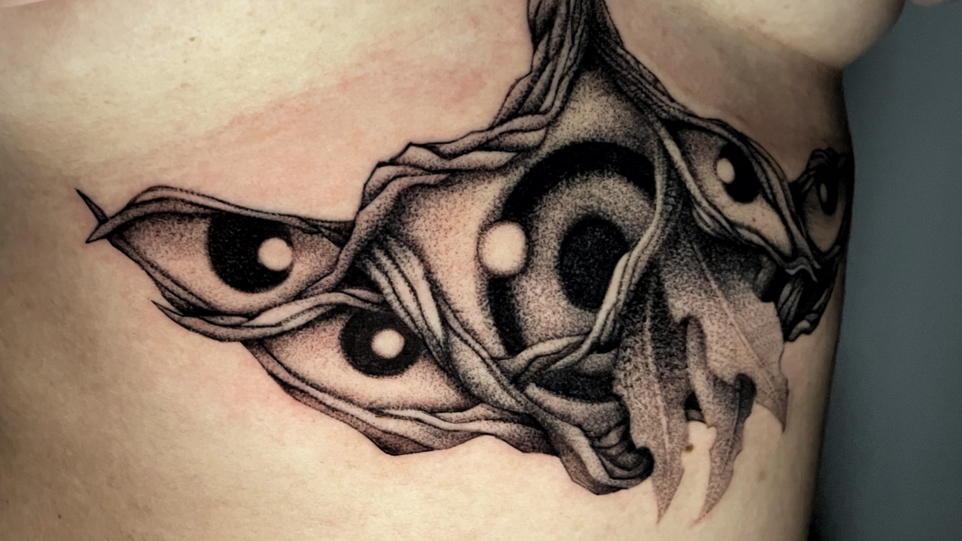 Sombres Fantaisies — tatoueur Troyes