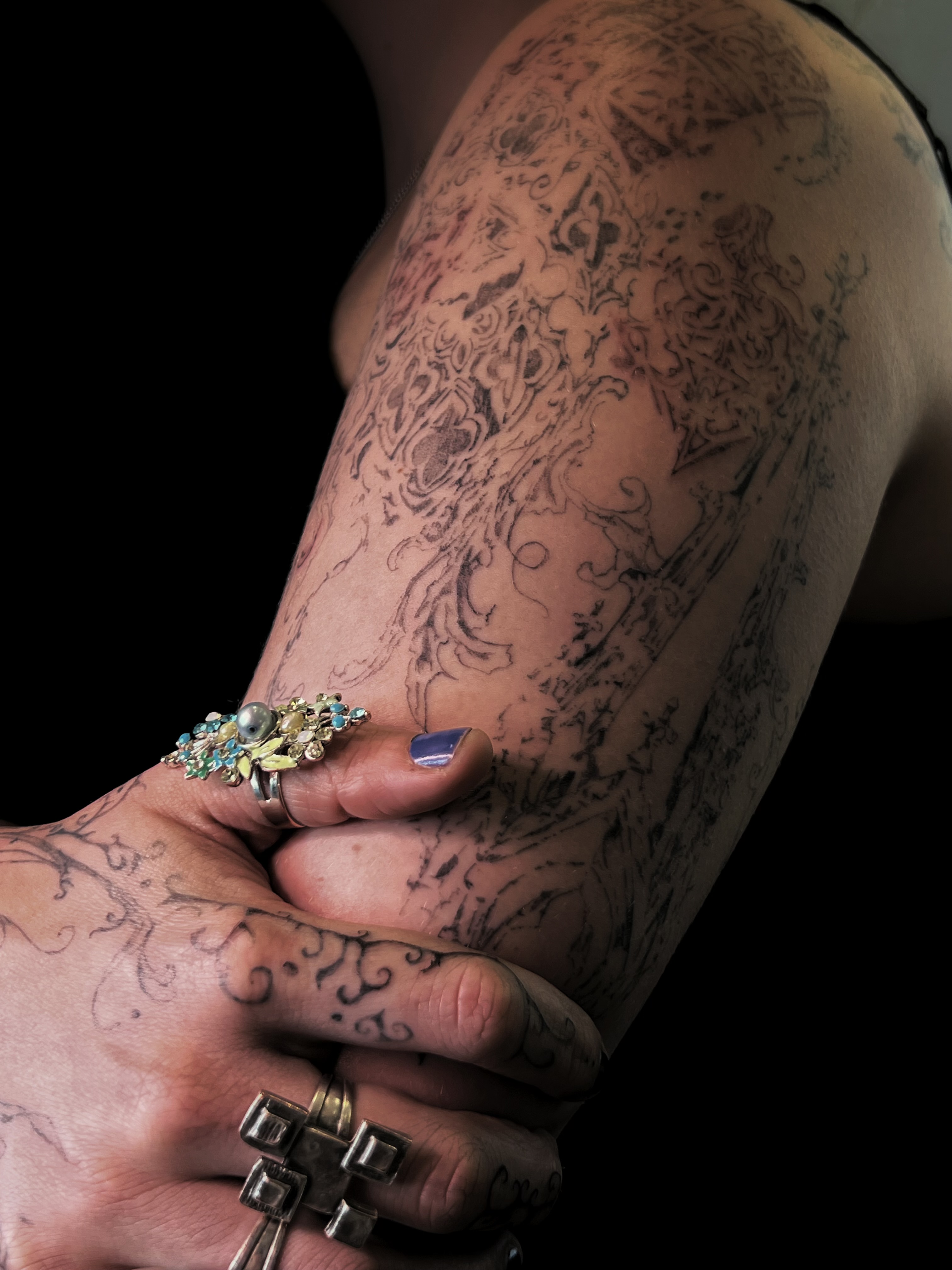 Yolaelx — tatoueur Paris