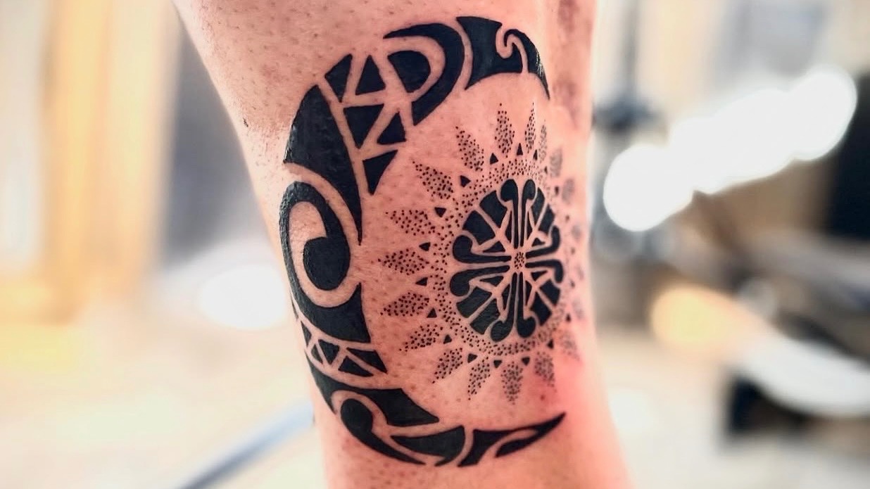 Bord de ligne chez Épine Noire STUDIO — tatoueur Pont a mousson