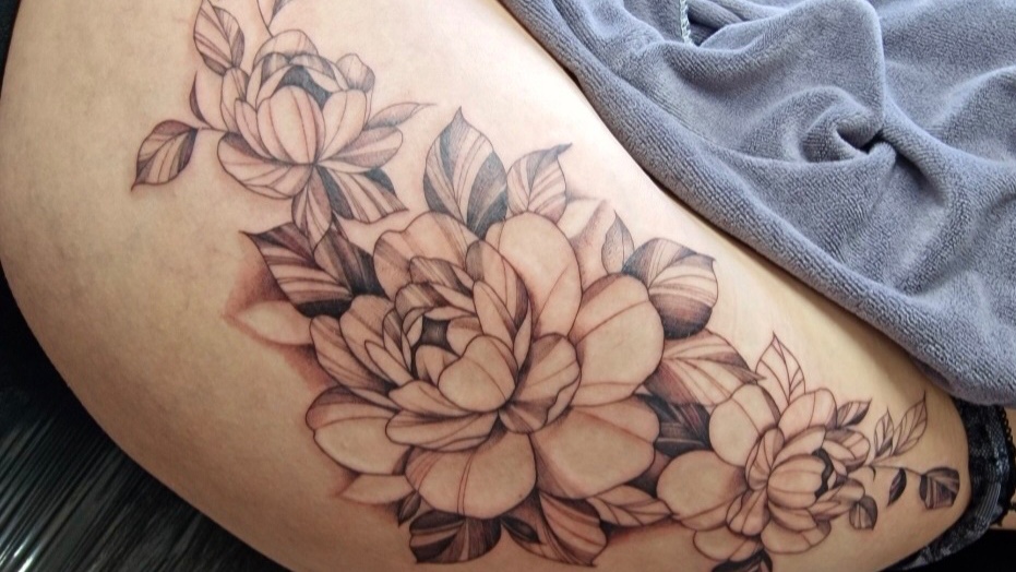 Adora Tattoo — tatoueur La Garde